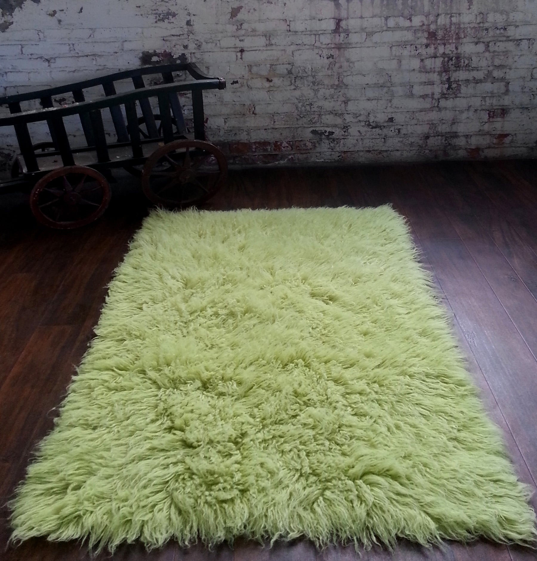 STYLISH 3X5 APPLE-LIME FLOKATI RUG💥 LONG 3.5