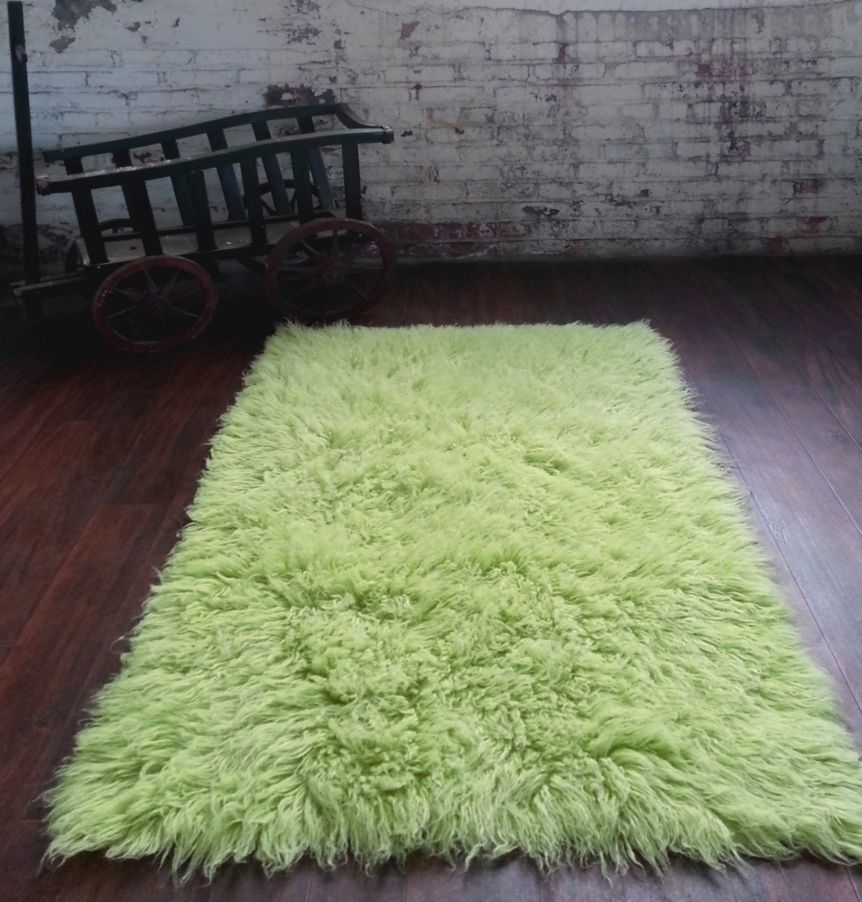 STYLISH 3X5 LIME GREEN FLOKATI RUG💥 LONG 3.5