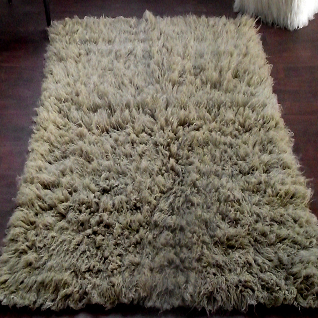 STYLISH MUSROOM GREEN FLOKATI RUG | THICK 3.5